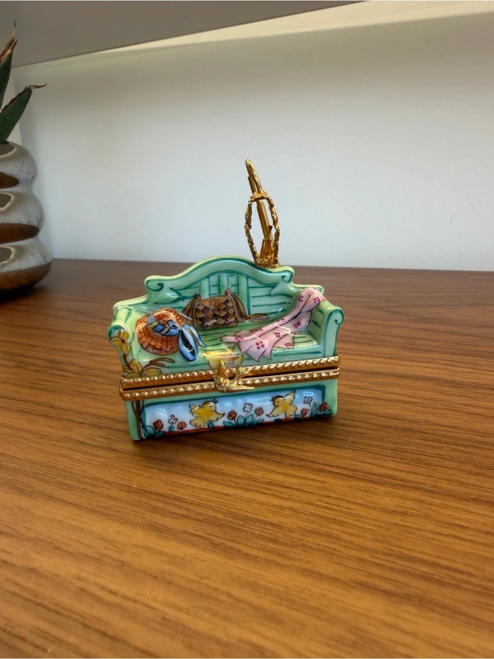 Rare Limoges Hand Painted Porcelain Day Bed With Hat + Lamp Trinket Box #26/500